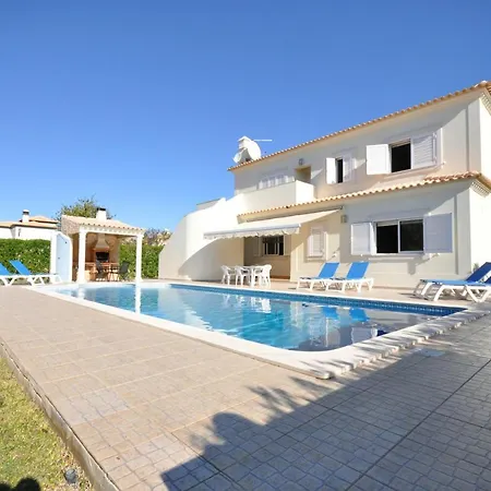 Willa 6 Bedrooms, Walking Distance To Amenities, Private Pool, Free Ac And Wifi Quarteira