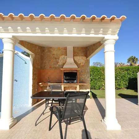 Willa 6 Bedrooms, Walking Distance To Amenities, Private Pool, Free Ac And Wifi *
