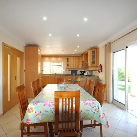 Villa 6 Bedrooms, Walking Distance To Amenities, Private Pool, Free Ac And Wifi