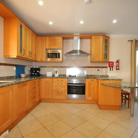 Βίλα 6 Bedrooms, Walking Distance To Amenities, Private Pool, Free Ac And Wifi