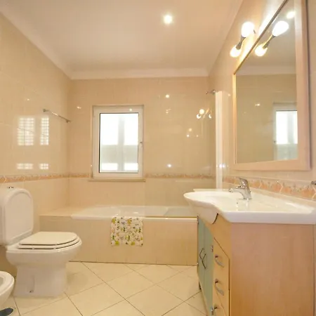 Βίλα 6 Bedrooms, Walking Distance To Amenities, Private Pool, Free Ac And Wifi *